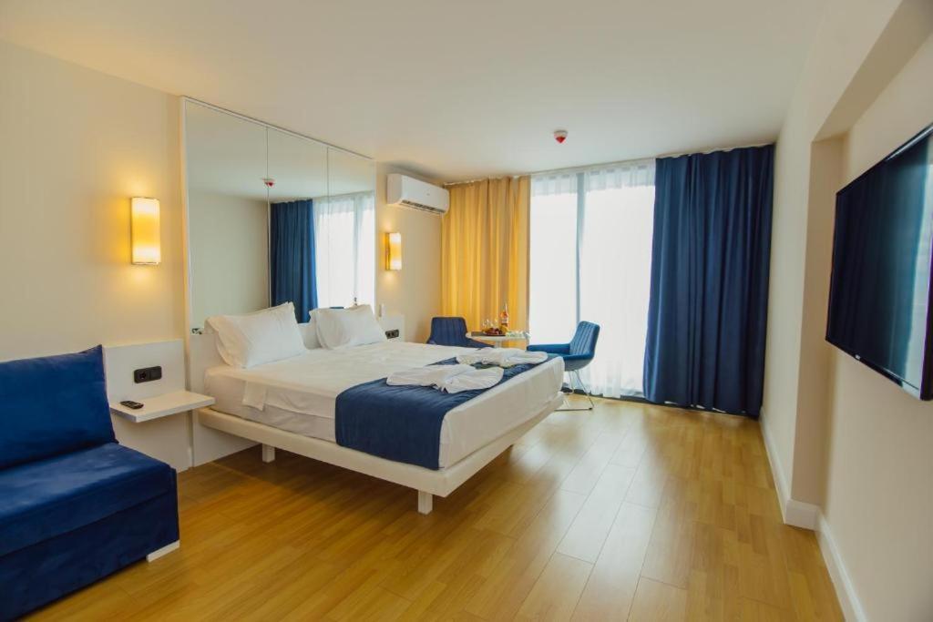 Sea View Apartments In Orbi City Batoemi Buitenkant foto